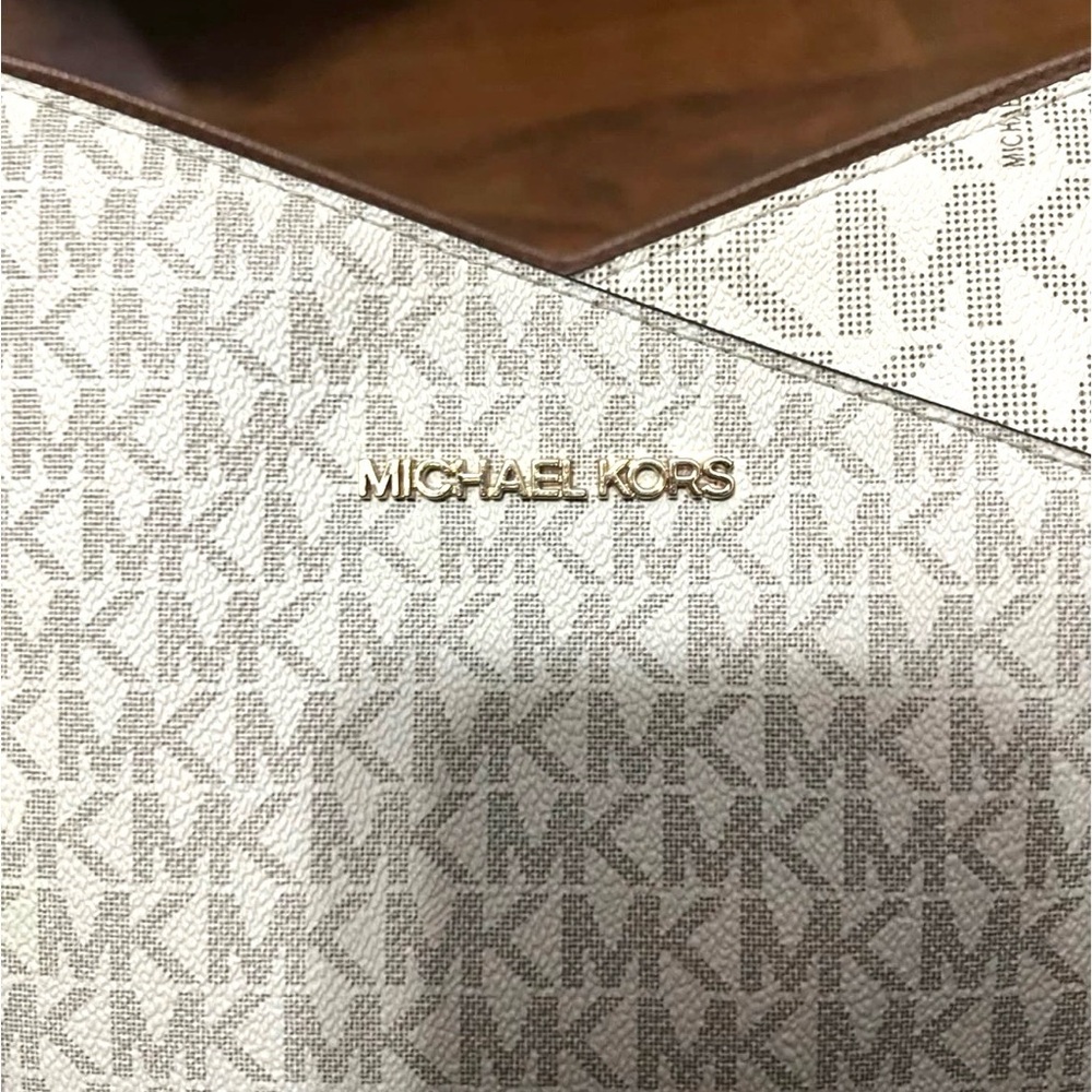 Michael Kors Signature Beige and Brown Tote - Picture 4 of 6